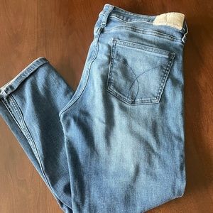 Calvin Klein Skinny Distressed Jean Size 10 Women’s